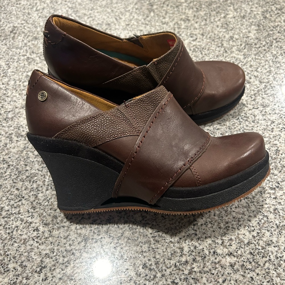 Women’s MOZO Brown Leather Platform Wedges